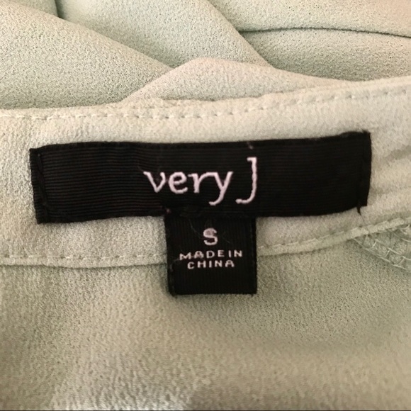 Very J High-Low Blouse with Front Pocket. - Picture 3 of 5